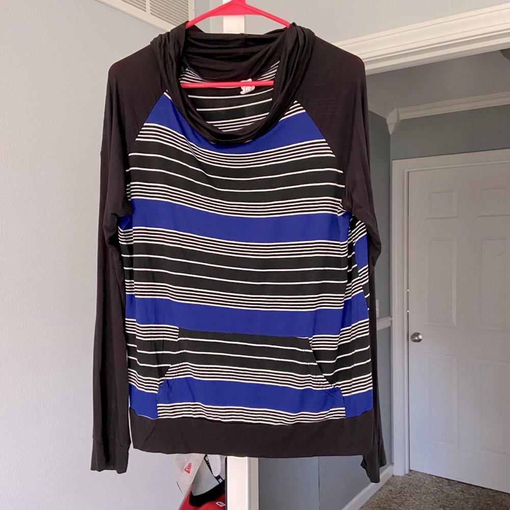 Black & blue stripe top